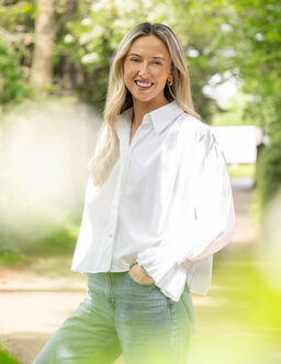 Iona Palmer - Corporate Lawyer
