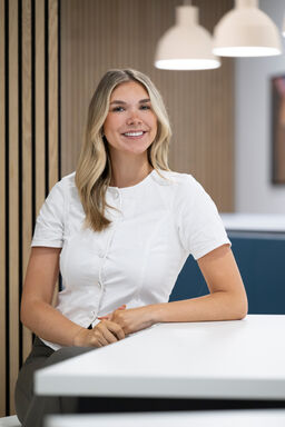 Jess Tansley Headshot