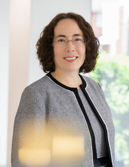 Headshot of Laura Lintott