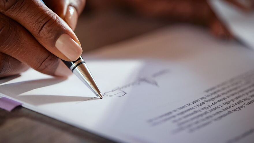 Contract Signature 